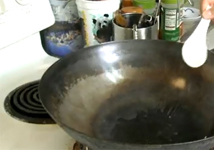 Как жарить на воке (китайская кухня) видео