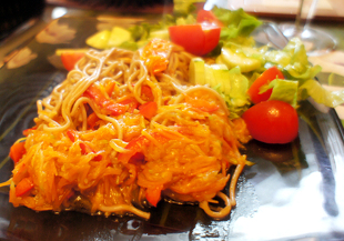 Гречневая лапша с жареными овощами