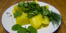 Картофель по-английски с мятой и укропом